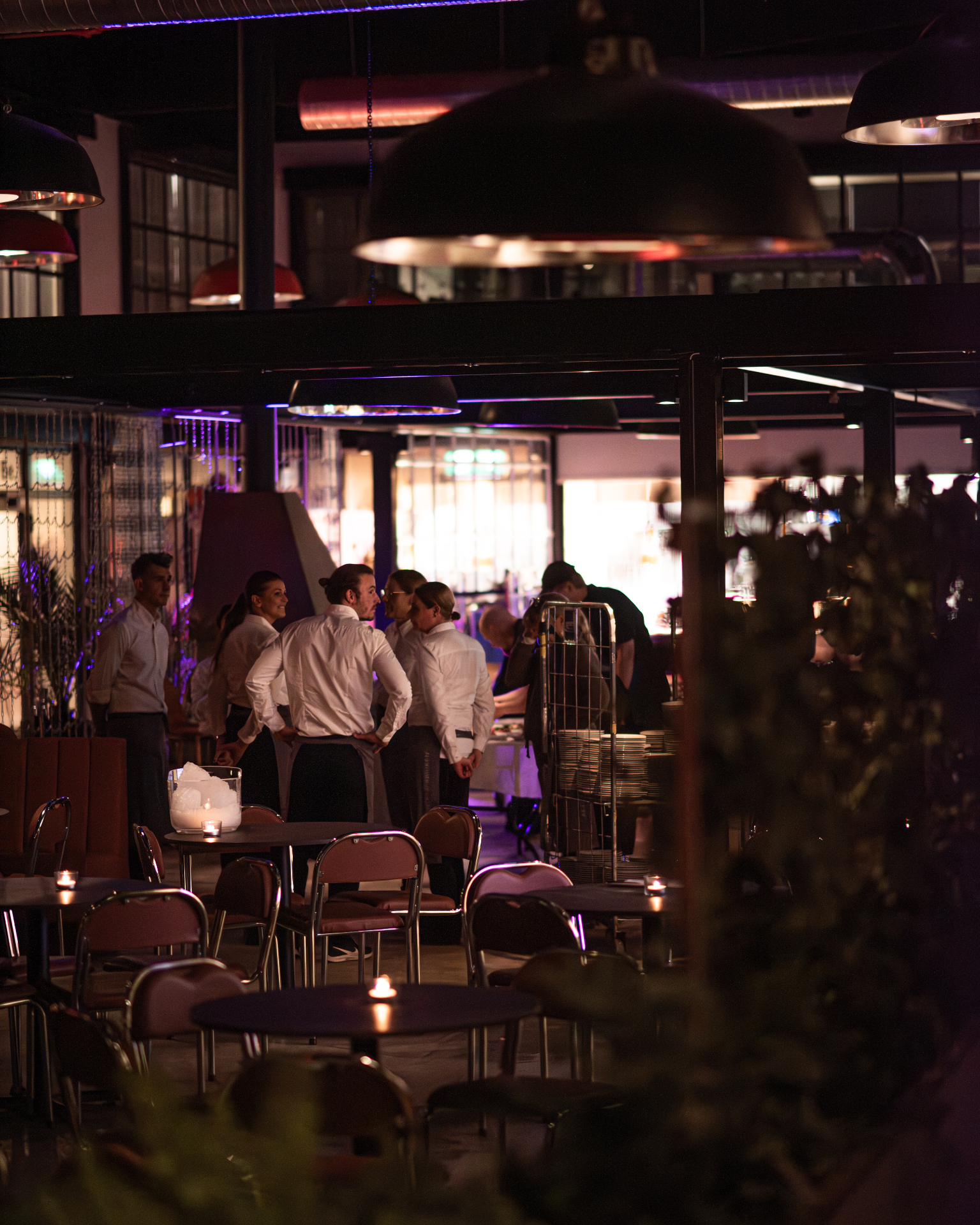 Servicepersonal i restaurangen under event