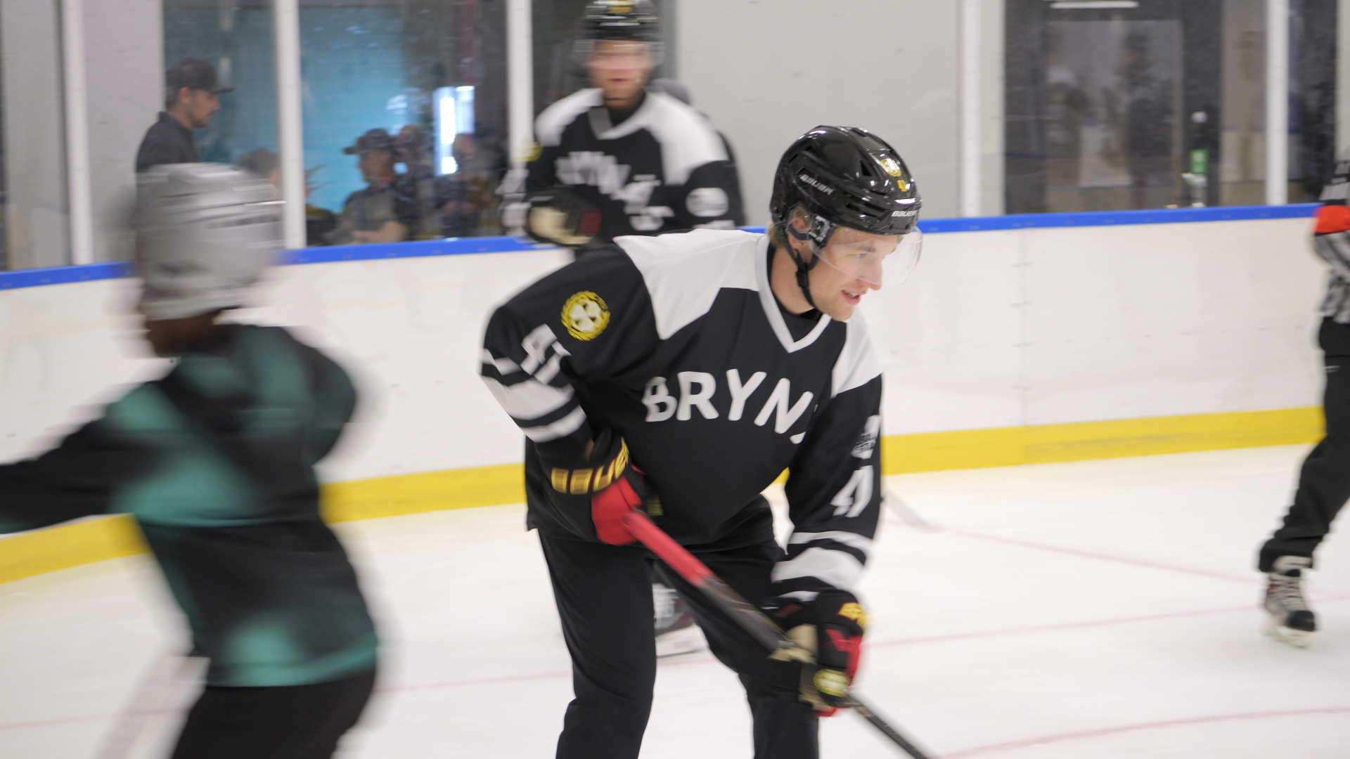 Hockeyspelare i aktion under match